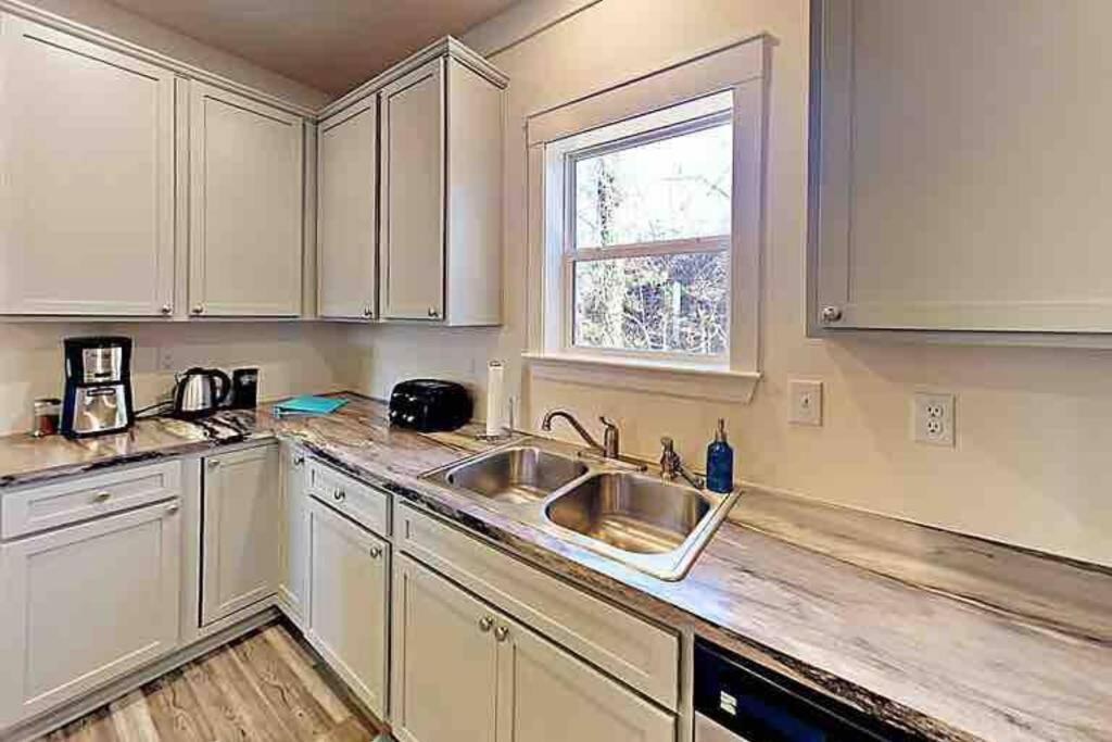 Serenity Views Comfort - Close To City & Parkway! Weaverville Exterior foto